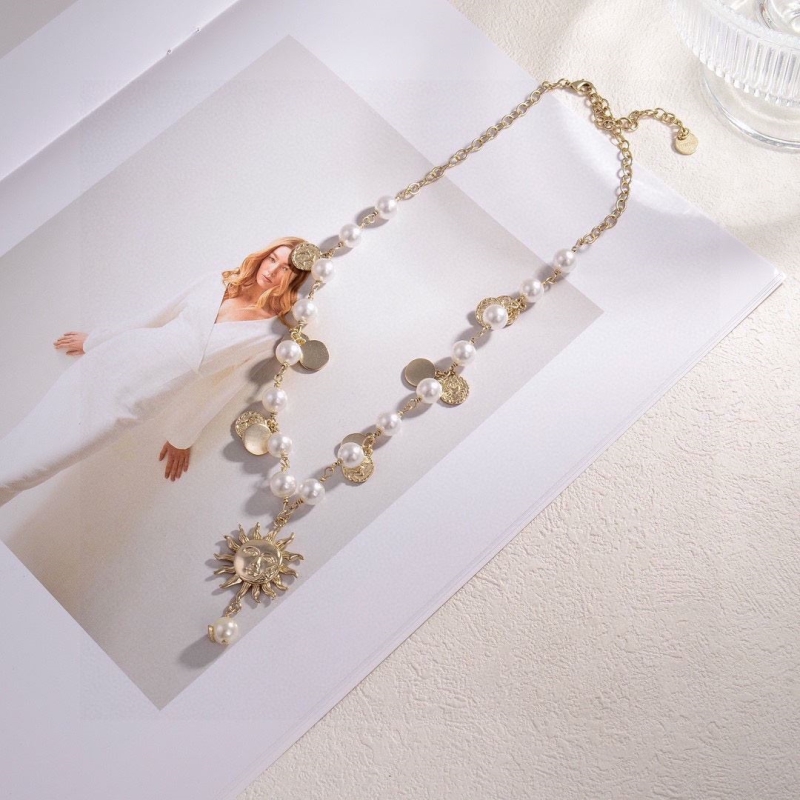 chr1st1an D10r necklaces